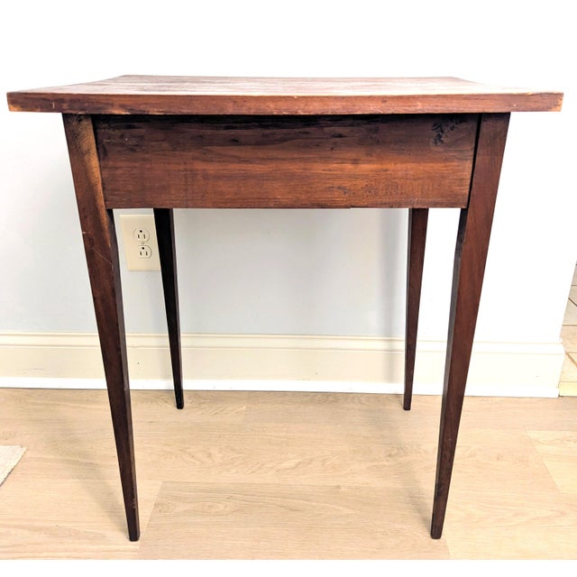Early 19th Century Early 19th Century Walnut Side Table Desk Federal Style Hepplewhite For Sale - Image 5 of 13