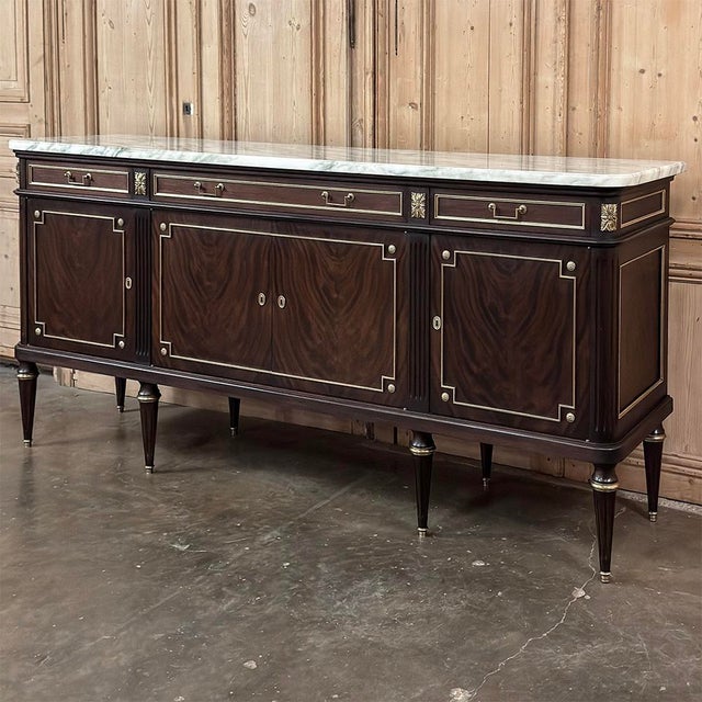 French 19th Century French Louis XVI Mahogany Buffet With Carrara Marble Top For Sale - Image 3 of 18