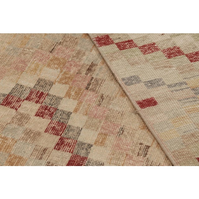 Beige Vintage Distressed Rug, Beige-Rust Geometric Medallion Pattern - Rug & Kilim For Sale - Image 8 of 8