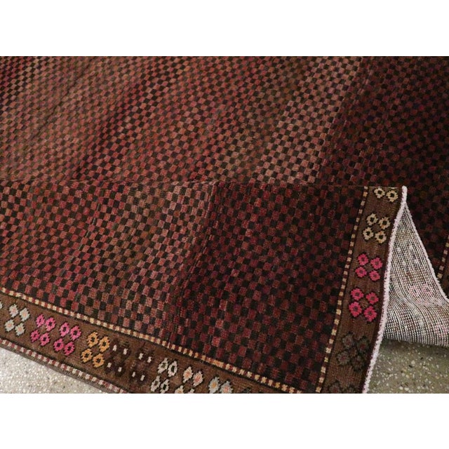 Galerie Shabab Collection Mid-20th Century Handmade Turkish Anatolian Small Room Size Carpet For Sale - Image 9 of 10