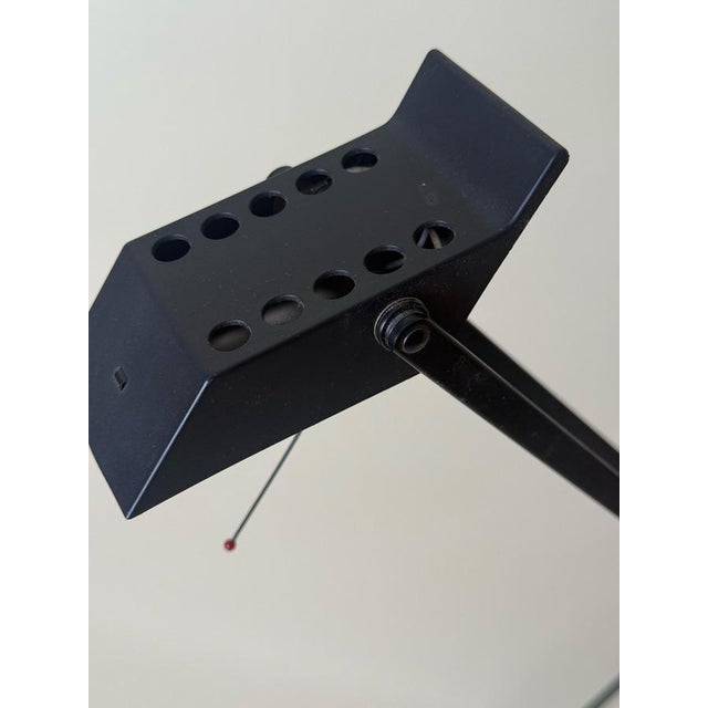 Tizio Adjustable Desk Lamp by Richard Sapper for Artemide, Italy, 1970s For Sale - Image 10 of 14