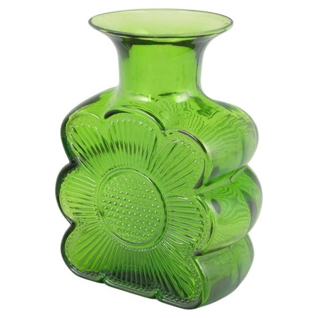 1970s Vintage Amuletti Vase in Green Glass by Tamara Aladin for Riihimäen Lasi, 1970s For Sale - Image 5 of 5