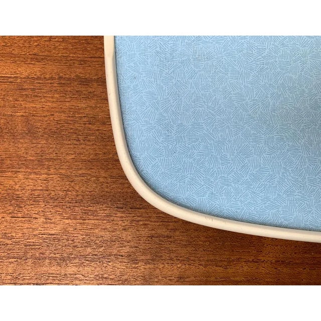 Mid-Century Plastic Blue & Pink Flip Tray, 1960s For Sale - Image 5 of 18