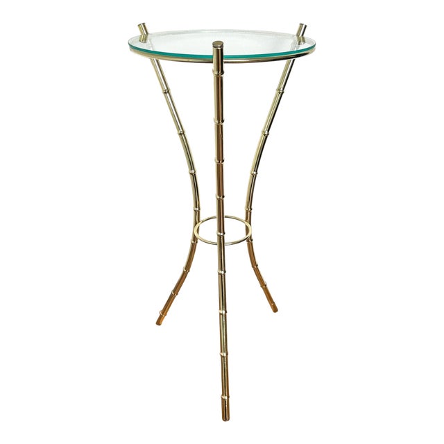 Vintage 30" Faux Bamboo Brass-Tone Metal & Glass Plant Stand – Hollywood Regency / Chinoiserie For Sale