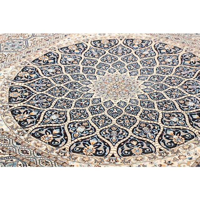 Textile Nain Hand-Knotted Rug in Virgin Wool For Sale - Image 7 of 11