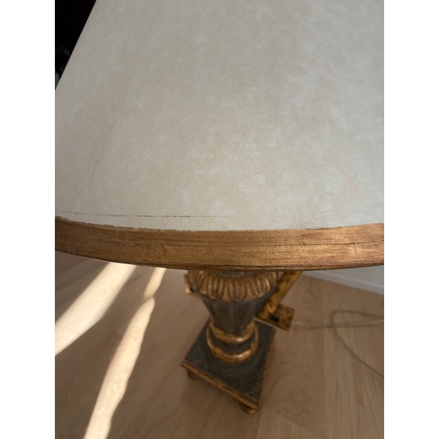 Vintage Hand-Carved Italian Parcel-Gilt Neoclassical Greek Key Urn Lamps With Original Parchment Shades - Pair For Sale - Image 9 of 11