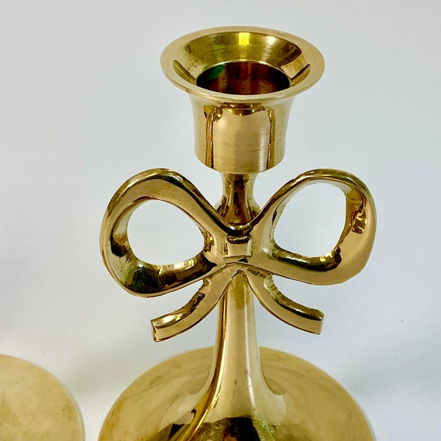 1950s Vintage Chippendale Hollywood Regency Brass Bow Candlestick Holders - A Pair. For Sale - Image 4 of 12