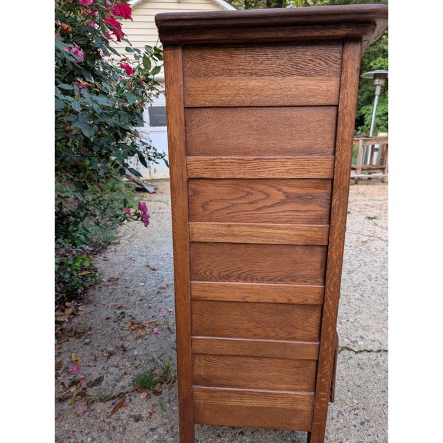 Early 20th Century Antique French Provincial Quartersawn Oak Serpentine Chest of Drawers, C. Early 1900s For Sale - Image 5 of 8