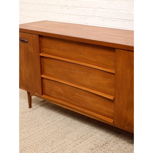 Mid-Century Modern Vintage Buffet Credenza With Three Drawers For Sale - Image 3 of 8
