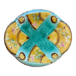Mid 19th Century Fan and Crane Motif Majolica Bread Plate For Sale
