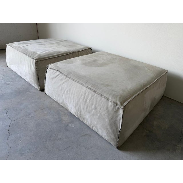 Italian Paola Navone for Baxter “Miami Soft” Modular Leather Sofa With Two Ottomans For Sale - Image 14 of 18