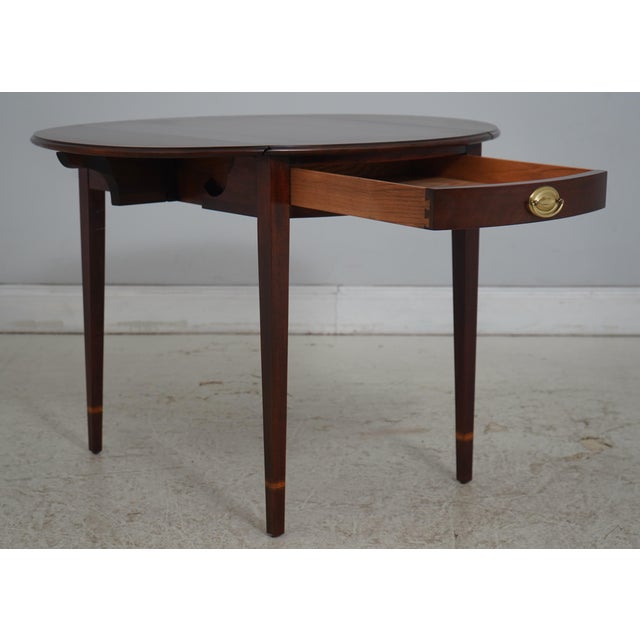 Traditional Henkel Harris Federal Style Mahogany Pembroke Drop Side Table For Sale - Image 3 of 18