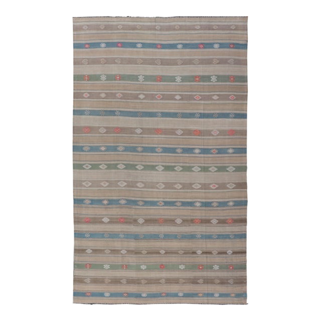 Vintage Hand-Woven Flatweave Kilim in Wool With Sub-Geometric Design and Motifs For Sale