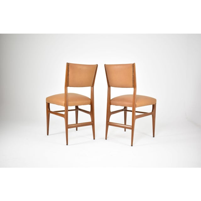 Pair of Walnut and Leather Side Chairs by Gio Ponti, Italy, 1950s For Sale - Image 9 of 11