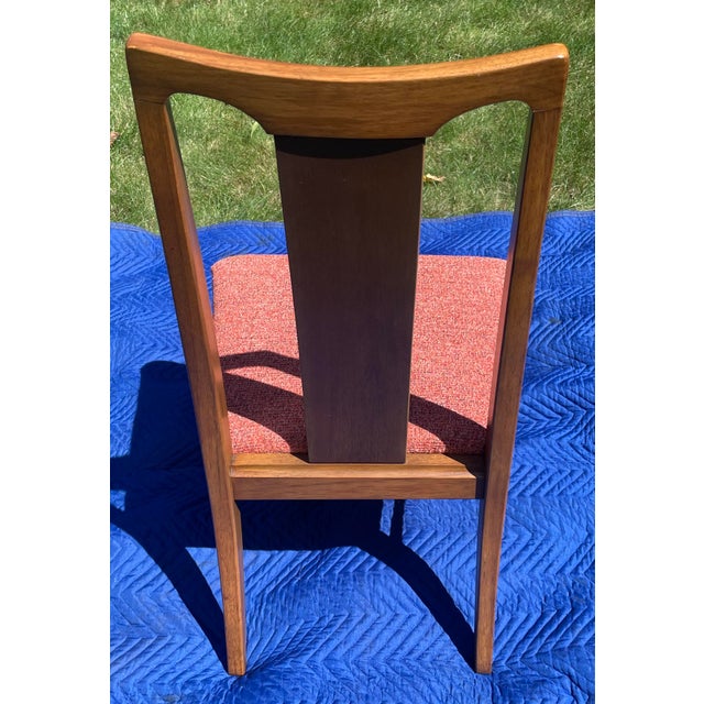 Thomasville "Bryn Mawr" Walnut High-Back Dining Chairs in Knoll Luxe Tempest Bouclé - Set of 6 (2 Arm, 4 Side) 1975 For Sale - Image 13 of 18