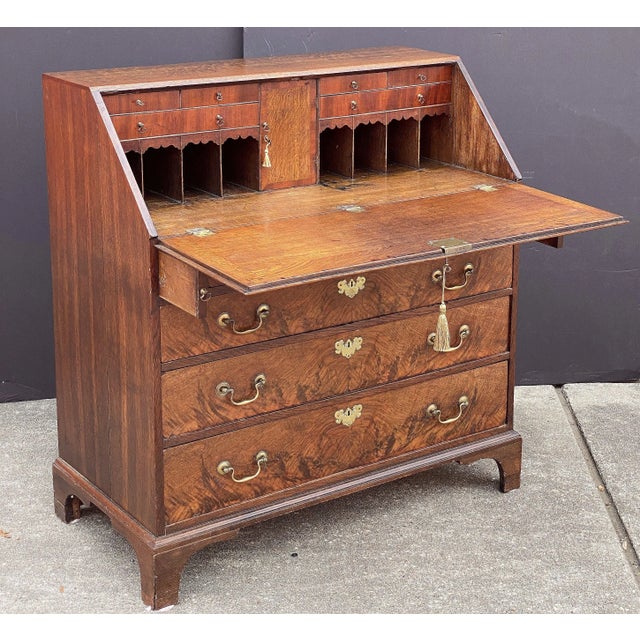 George III Bureau Desk or Secretary Chest From the 18th Century For Sale - Image 13 of 13