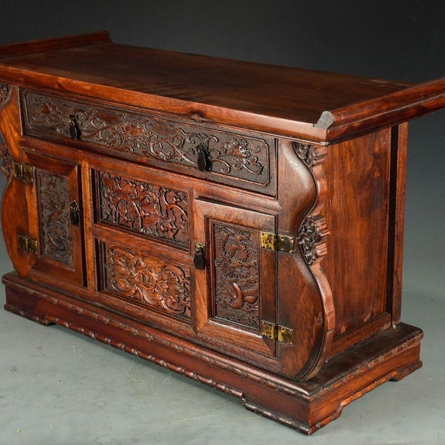1970s Huanghuali Rosewood Carved Dragon Phoenix Altar Table For Sale In Los Angeles - Image 6 of 10