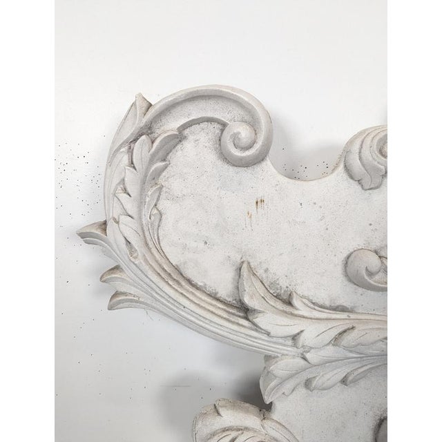 Large Rocaille Pediment in Stucco and White Patinated Carved Wood with Oculus For Sale - Image 3 of 10