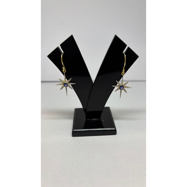 Modern Natural Blue Sapphire 0.63cts & Diamond 0.27cts Earring in 14k Gold For Sale - Image 3 of 8
