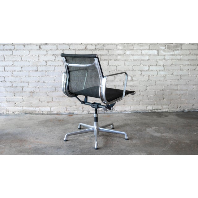 Herman Miller Eames Aluminum Group Mesh Chair For Sale - Image 9 of 17