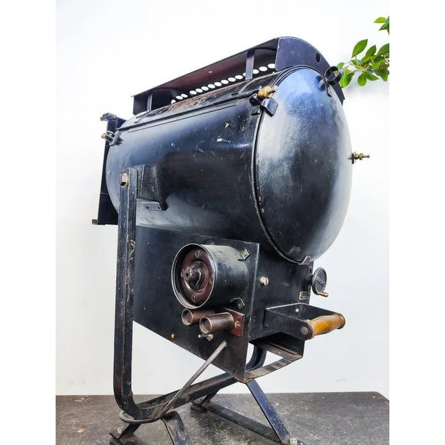Metal Large Bauhaus Leipzig W35 Floor Standing Film Spotlight by Körting & Mathiesen for Kandem Leuchten, 1920s For Sale - Image 7 of 8