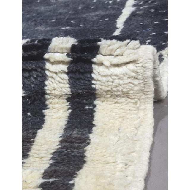 Contemporary Beni Mrirt Wool Rug - 7.5 X 4.2 Ft For Sale - Image 4 of 6