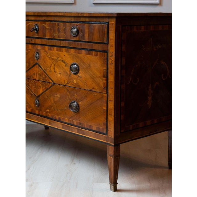 Italian Louis XVI Walnut Marquetry Chest, Late 18th Century For Sale - Image 10 of 18