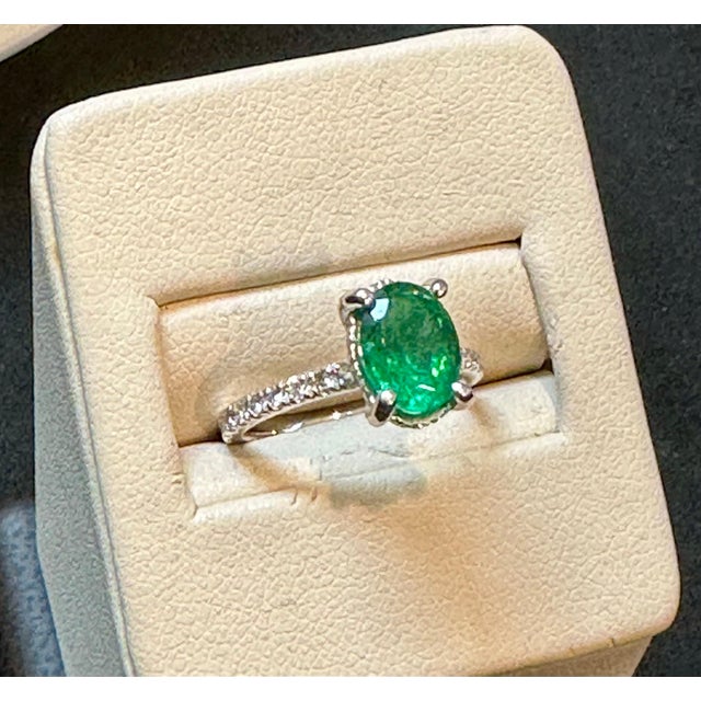 2020s 1.25 Ct Oval Cut Natural Emerald & 0.85 Ct Natural Diamond Halo Engagement Ring For Sale - Image 5 of 8