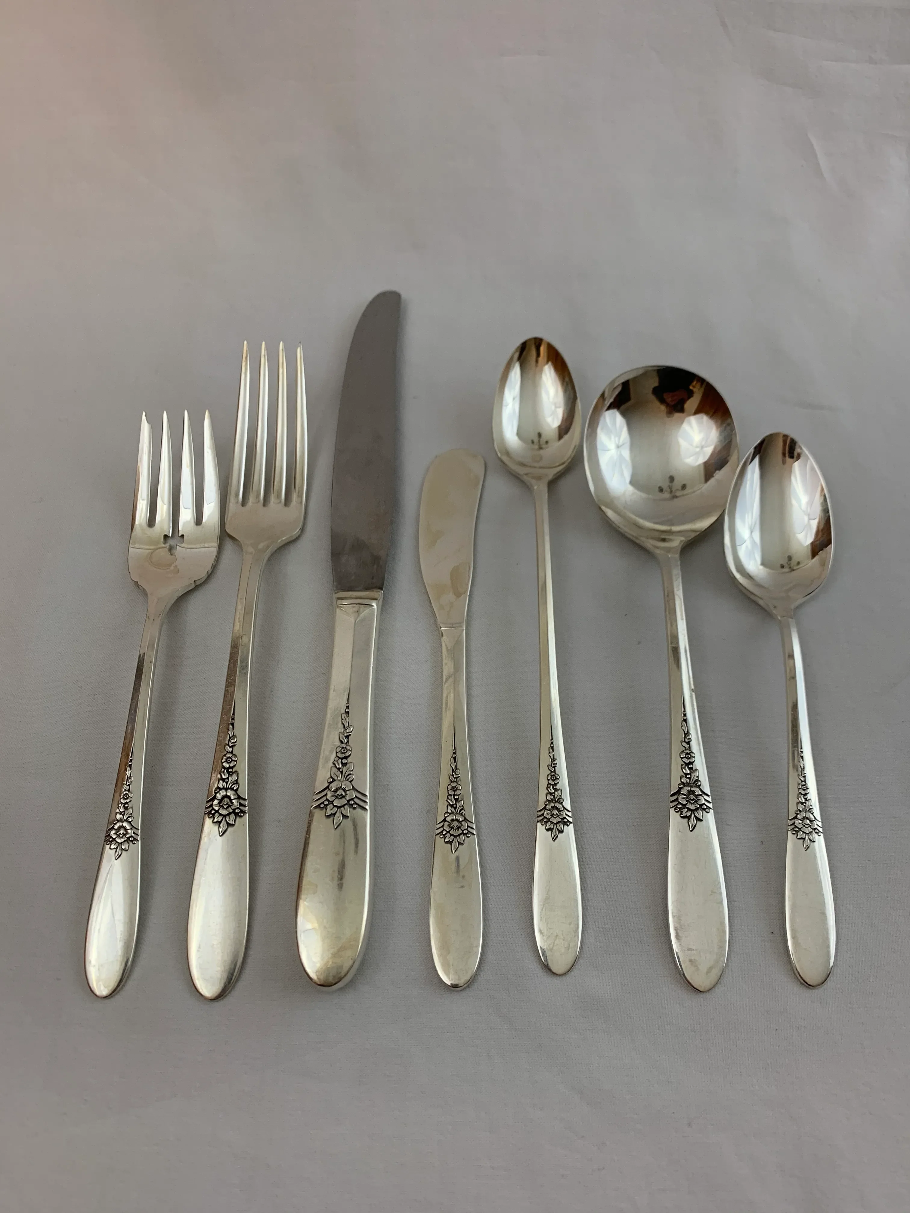 Vintage 1941 Silver Plate Fantasy Pattern Service for 8 by Oneida
