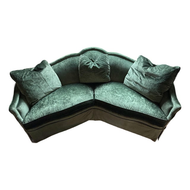 Baker Furniture Crushed Emerald Velvet Corner Conversation Sofa For Sale
