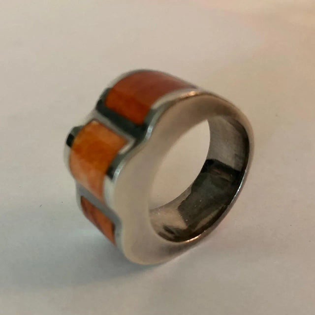 Contemporary Peruvian Modernist Inlay Carnelian Agate and Sterling Ring Size 7 For Sale - Image 3 of 11