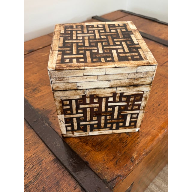 English Maitland-Smith Tessellated Bone Trinket Box - Basketweave 6” Square For Sale - Image 3 of 10