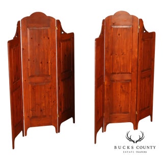Rustic Colonial Style Pair of Pine Folding Dressing Screens For Sale