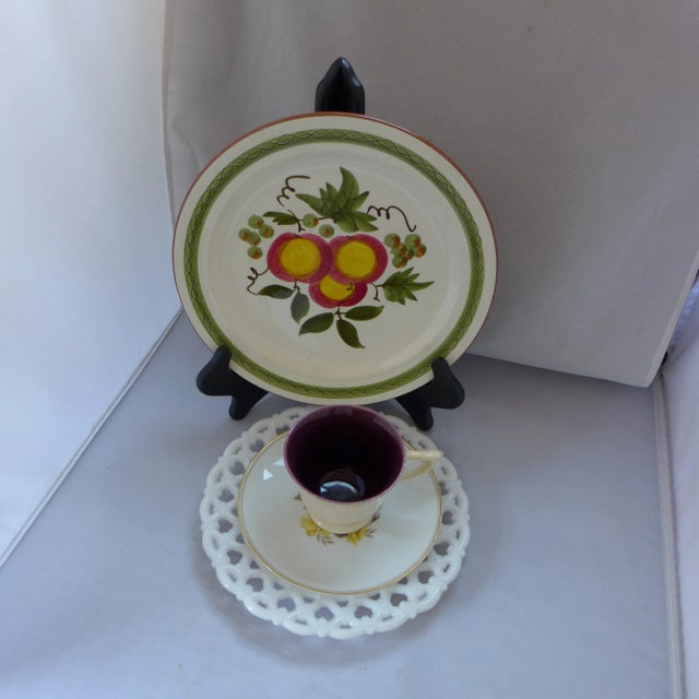 Offered is a set of four mismatched vintage place setting pieces for you and your guests. Lunch Plate: green edge, off...