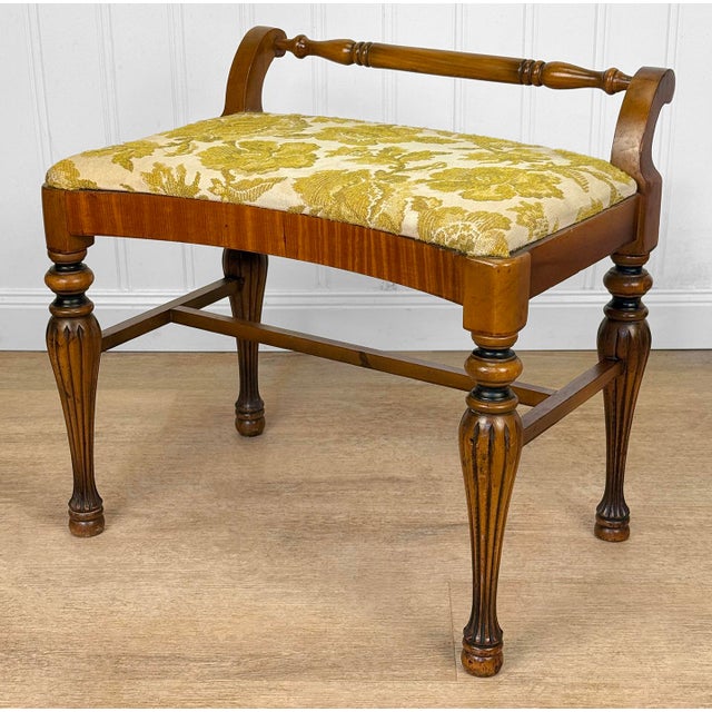 Traditional Vintage Traditional Maple Vanity Bench Seat W/ Green Floral Cushion For Sale - Image 3 of 12