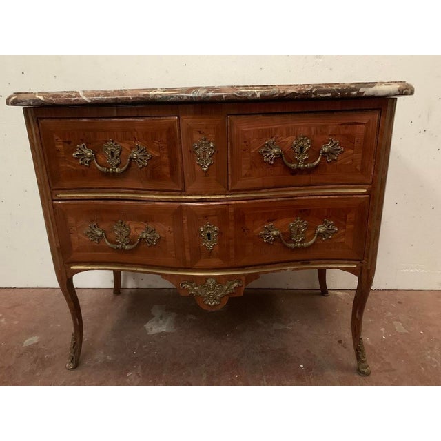 Wood Louis XV Commode with Curved Front, 1700s For Sale - Image 7 of 11