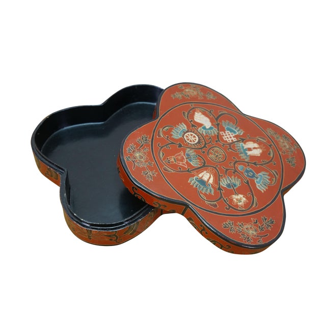 Chinoiserie Late 20th Century Chinese Chinoiserie Red Lacquered Eight Treasures Keepsake Trinket Box 8" For Sale - Image 3 of 15