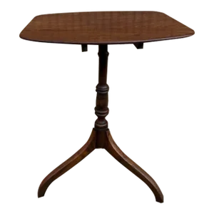 19th Century Antique Federal Mahogany Tilt Top Table.