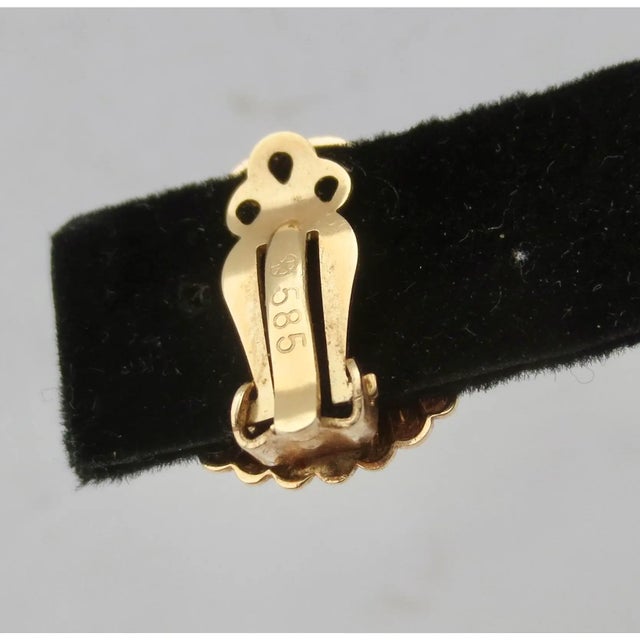 14 Kt. Gold Scallop Shell Earrings European 50s For Sale - Image 4 of 5