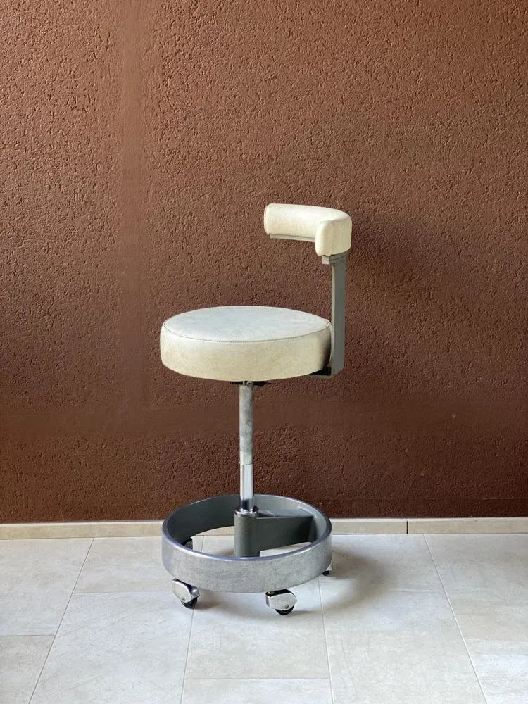 adjustable-stool-in-steel-and-
