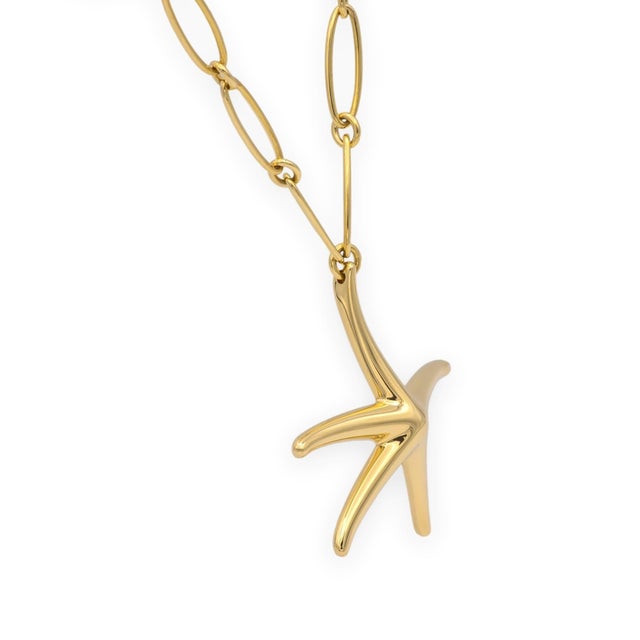 Contemporary Tiffany & Co. Elsa Peretti Vintage Starfish Pendant Necklace in 18k Yellow Gold For Sale - Image 3 of 9
