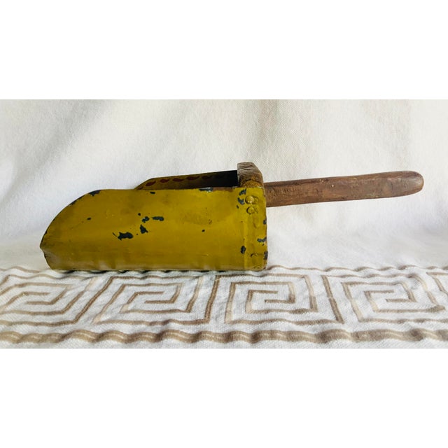 Antique American Farmhouse Style Grain Scoop For Sale - Image 6 of 12