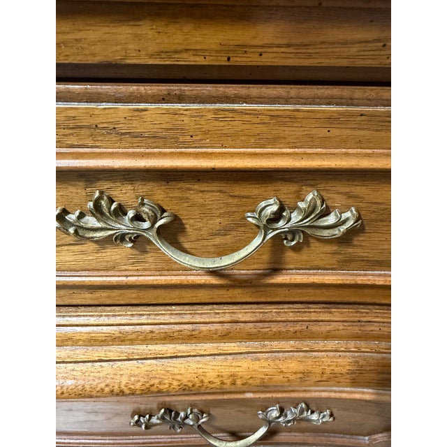 Mid-Century Modern Vintage Thomasville Camille Country French Chest-on-Chest, Model 11411-320 For Sale - Image 3 of 8