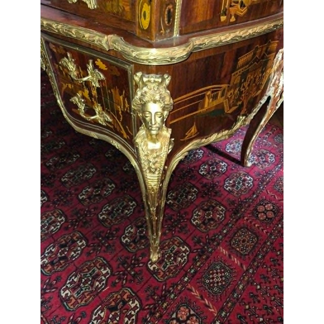 Louis XV Style Cylinder Desk in Wood Marquetry, in Good conditions. Designed before 1890