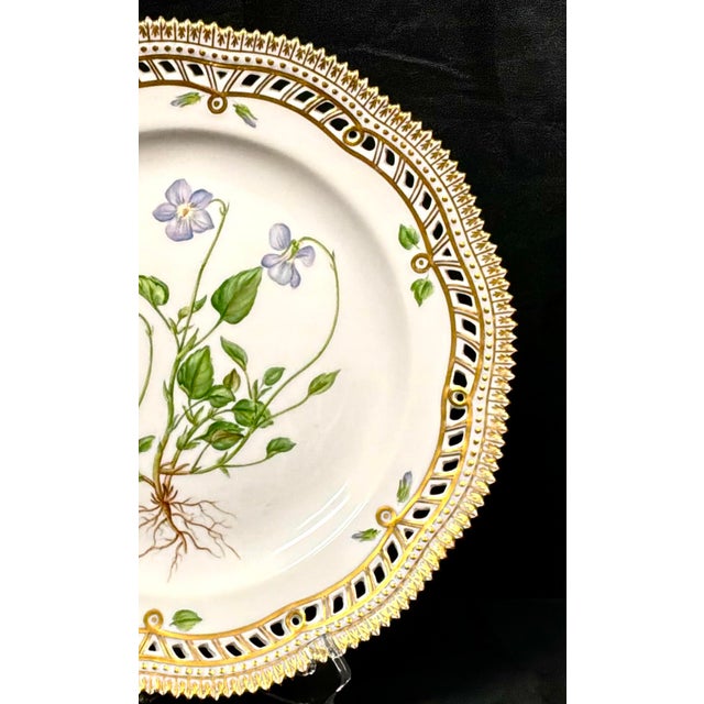 Royal Copenhagan Royal Copenhagen Flora Danica 9" Plate, Geum Rivale L, Gilt Border For Sale - Image 4 of 8