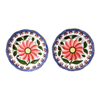 English Pottery Pearlware Botanical Plates Depicting Stylized Daisies For Sale