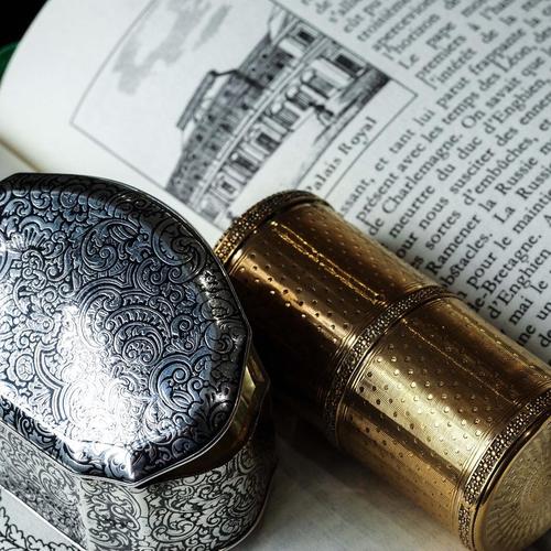 Gold Antique French Silver Gilt Cylindrical Etui Box with Turned Guilloche Engine, 1890s For Sale - Image 8 of 18