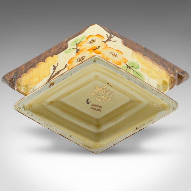 Yellow 1930's Vintage Art Deco Flower Vase For Sale - Image 8 of 9