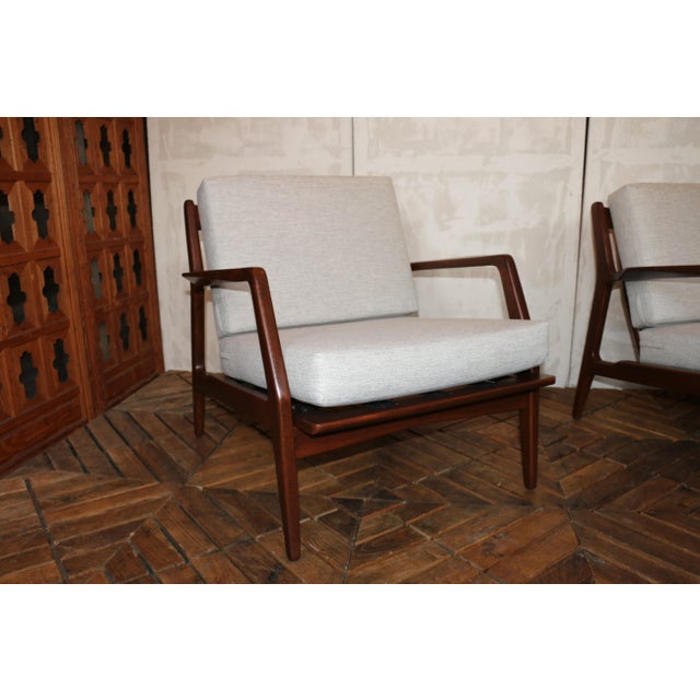 Pair of Ib Kofod-Larsen Danish Modern Sculptural Lounge Chairs — Denmark, 1950s For Sale - Image 12 of 18