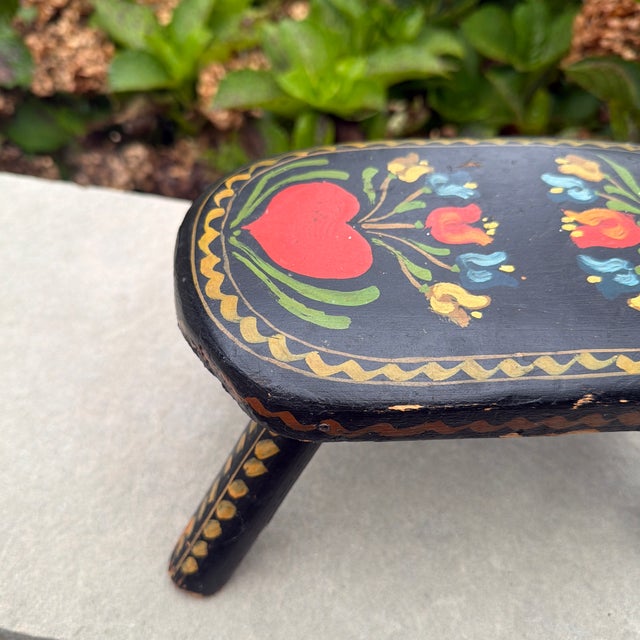 Rustic European 1950s Hand Painted Scandinavian Style Wooden Folk Art Footstool With Heart and Floral Decoration For Sale - Image 3 of 9
